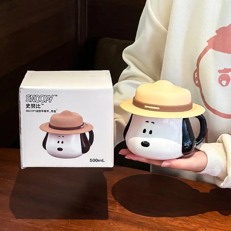 Anime Merchandise Mugs - كوب سيراميك بتصميم قبعة سنوبي مع